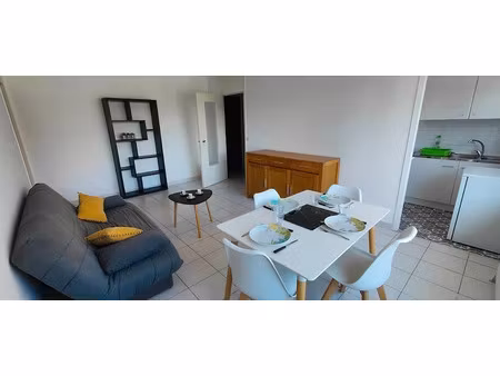 location meublée appartement 2 pièces 42 m² à lille (59000)  700 €
