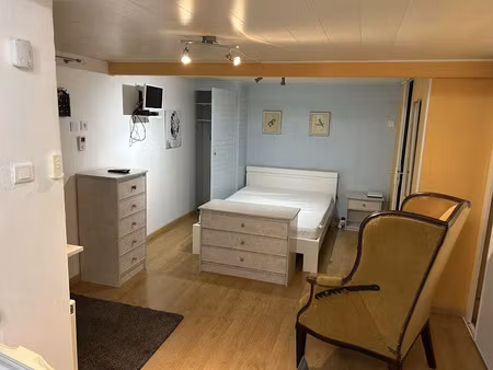 location meublée appartement 1 pièce 25 m² à pers-jussy (74930)  765 €