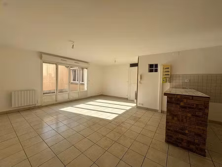 location appartement 3 pièces 80 m² à reims (51100)  740 €