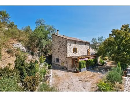 maison de village en pierre à 15 minutes d'uzès