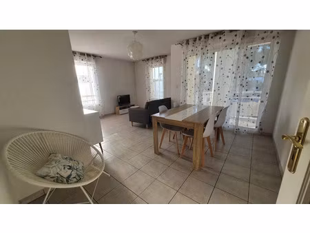 location meublée appartement 3 pièces 77 m² à agen (47000)  800 €