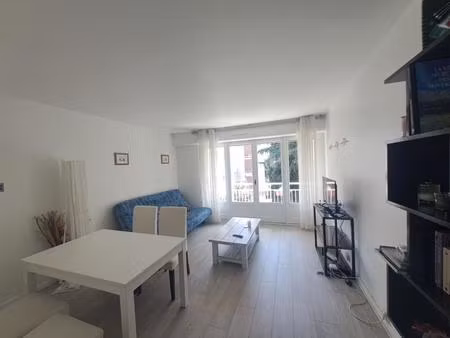 3 pièces meublé 8 rue isabeau de bavière