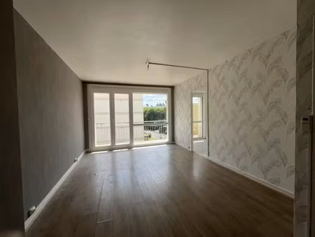 f3 à mont saint aignan a proximité des commerces