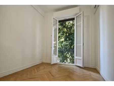 location appartement 2 pièces 27.26 m² à nice (06000)  800 €