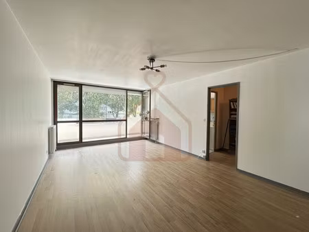 au pied du metro - appartement 5 pieces 94m² balcon parking cav