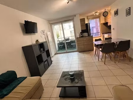 location meublée appartement 2 pièces 41 m² à villeurbanne (69100)  860 €