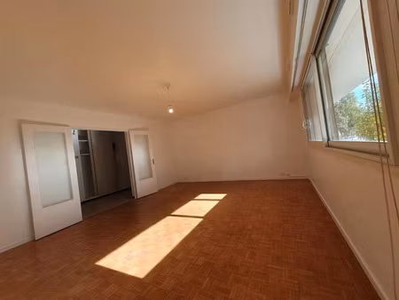 location appartement 3 pièces 74 m² à nantes (44000)  945 €