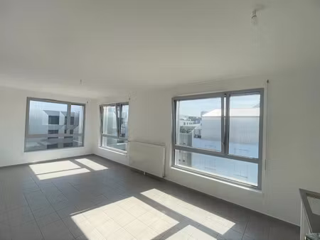 location appartement 3 pièces 76 m² à paris 19ème (75019)  1 790 €