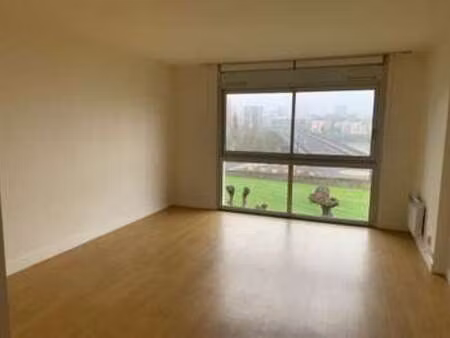 location appartement 2 pièces à saint-sébastien-sur-loire (44230) : à louer 2 pièces / 63m