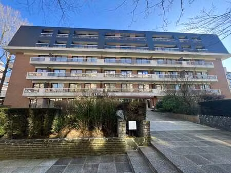 messidor-brugmann superbe appartement rénové avec terrasses