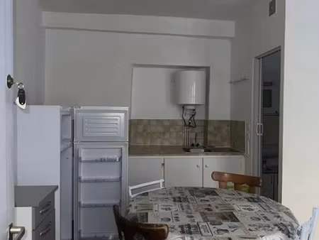 location appartement 1 pièce 22 m² à besançon (25000)  380 €