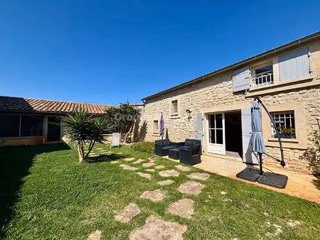 maison 5 pièces de 155.03m2 avec jardin et piscine  à tarascon