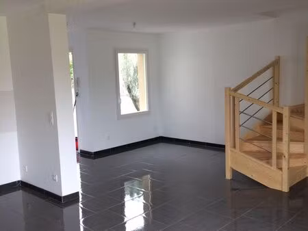 maison t4 93 m² entièrement climatisé dans résidence sécurisée