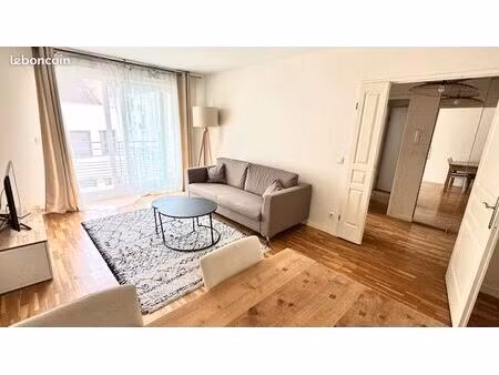 2 pièces meublé lumineux avec balcon et cave