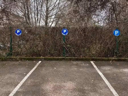 ferney-voltaire : place de parking résidence grand siècle (impasse du pégan)