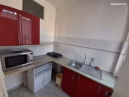 f1 prox plage  cuisine équipé  rue paul doumer :