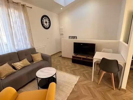 à louer – superbe t2 entièrement rénové – rue de strasbourg – disponible à partir du 15 ao