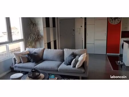 loue t3 basé à st laurent sur saone avec garage et balcon