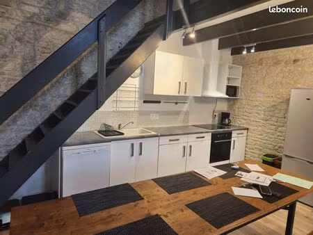 maison de bourg 130 m² – 3 chambres – climatisation – parking privé – disponible dès le 8 