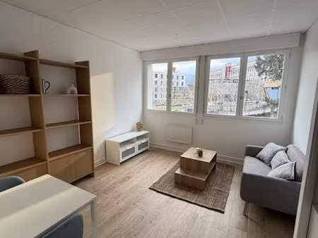 location meublée appartement 1 pièce 30 m² à grenoble (38000)  650 €