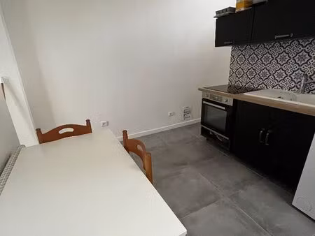 appartement t2 à moins de 500m métro et à proximité gare lille flandres intégralement refa
