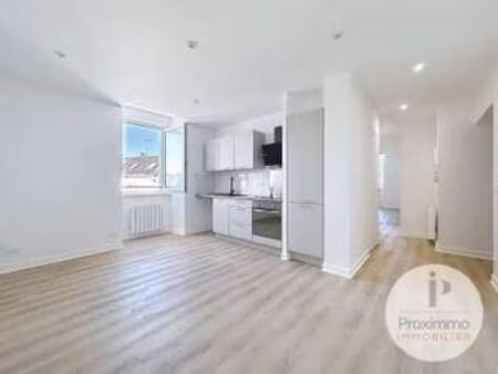 location appartement 3 pièces à questembert (56230) : à louer 3 pièces / 49m² questembert