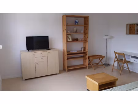 location meublée appartement 2 pièces 42 m² à reims (51100)  635 €