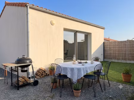 froidfond - 4 pièces - 76 m² habitable - cour de 80 m²