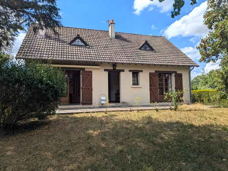 pavillon traditionnel dans quartier résidentiel !