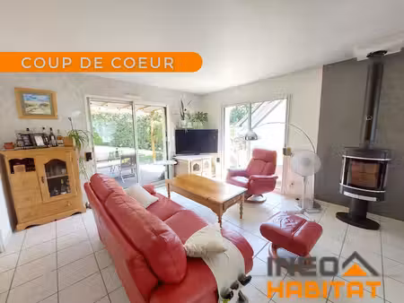 maison montreuil le gast 7 pièce(s) 125 m2