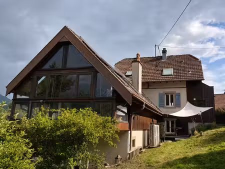 maison de 150 m2 + un gite de 50 m2 pres de la nature a mun