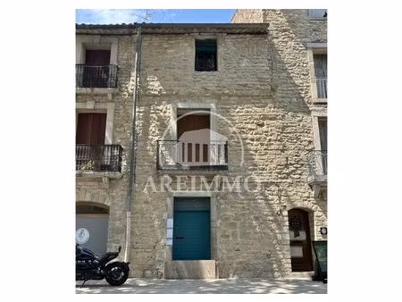 ensemble immobilier : appartement + local commercial