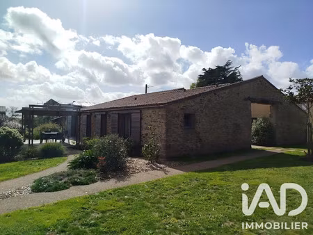 vente ferme 5 pièces 175 m² à les herbiers (85500)  480 000 €