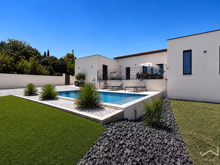 vente maison 5 pièces 190 m² à bourg-saint-andéol (07700)  469 900 €