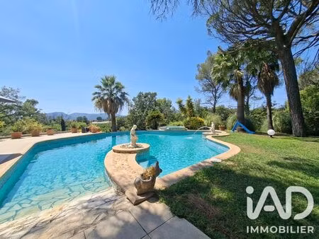 domaine à roquebrune-sur-argens (83520)