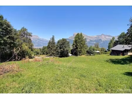 terrain constructible 900 m²