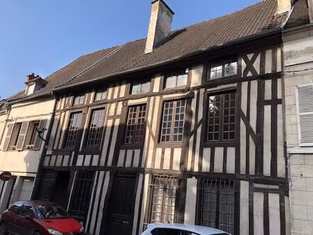 maison bourgeoise à colombages de centre-ville de 217 m2 en champagne avec jardin et...
