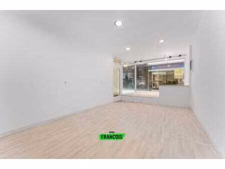 rez-de-chaussée commercial à vendre au cœur de blankenberge…