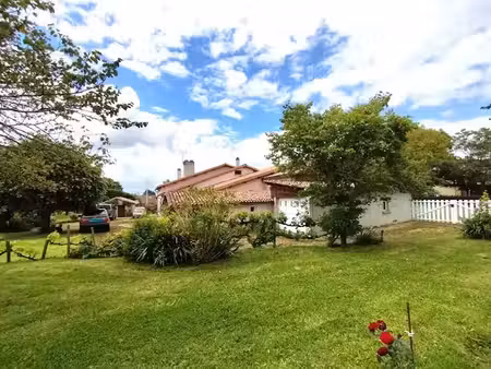 vente maison 6 pièces 160 m² à pamproux (79800)  187 400 €