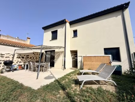 maison contemporaine de 85 m² habitables - terrain de 230 m² - 3 chambres - bureau - grand