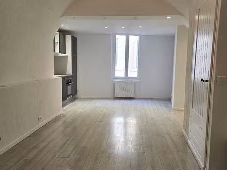 un appartement lumineux et spacieux au cœur de castellane