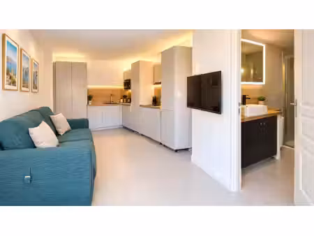 nice - bas riquier - studio - balcon - renove