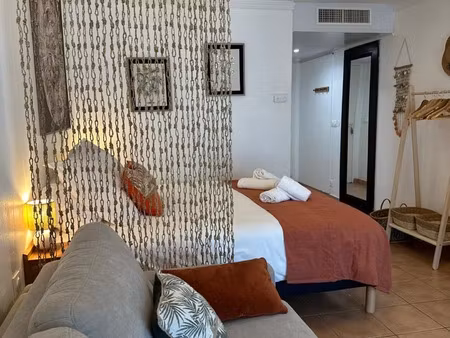 a vendre - studio d'exception en rez de jardin – bord de mer sainte anne