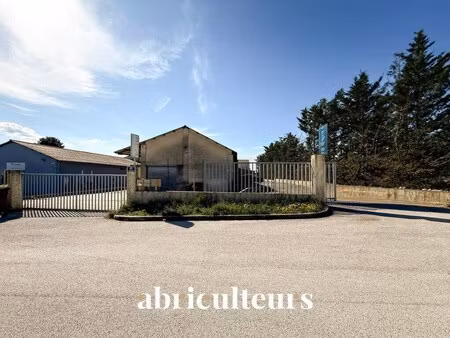 vente entrepôt le muy 83490 695m²