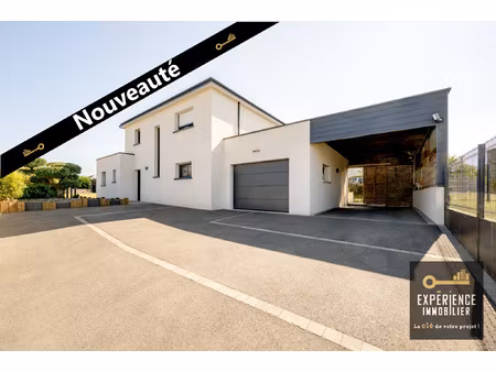 contemporaine en plein bourg de ploufragan