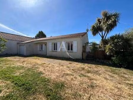 vente maison à grues (85580) : à vendre / 70m² grues