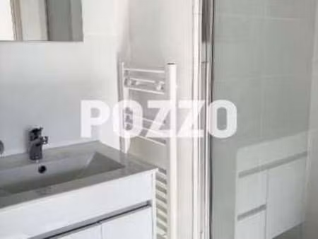 location appartement 3 pièces à saint-hilaire-du-harcouët (50600) : à louer 3 pièces / 43m