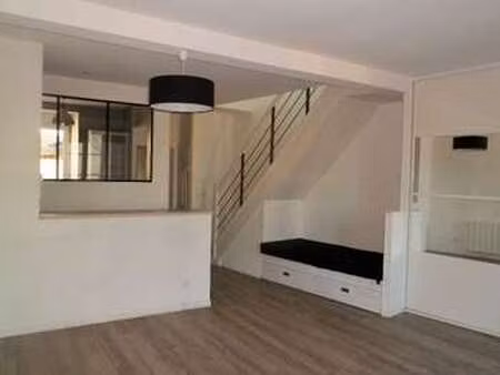 location appartement 3 pièces à vannes gare - hôpital (56000) : à louer 3 pièces / 56m² va