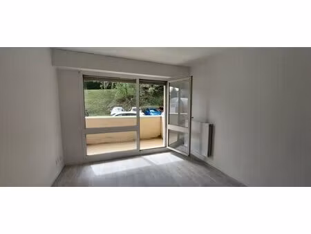 beau t2 avec 2 balcons