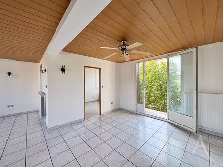 a louer appt t3 lumineux (67 68 m²) avec balcon + garage + cave + grenier